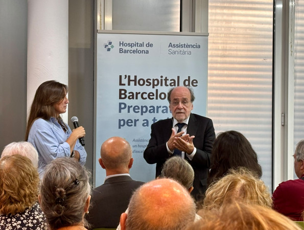 Dr. Ramon Estruch pronunciant una conferència