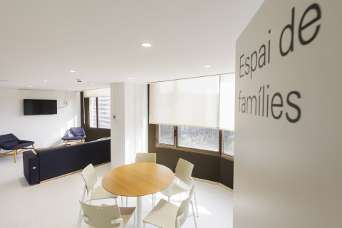 Espai comú de trobada per a familiars de pacients de neonatologia